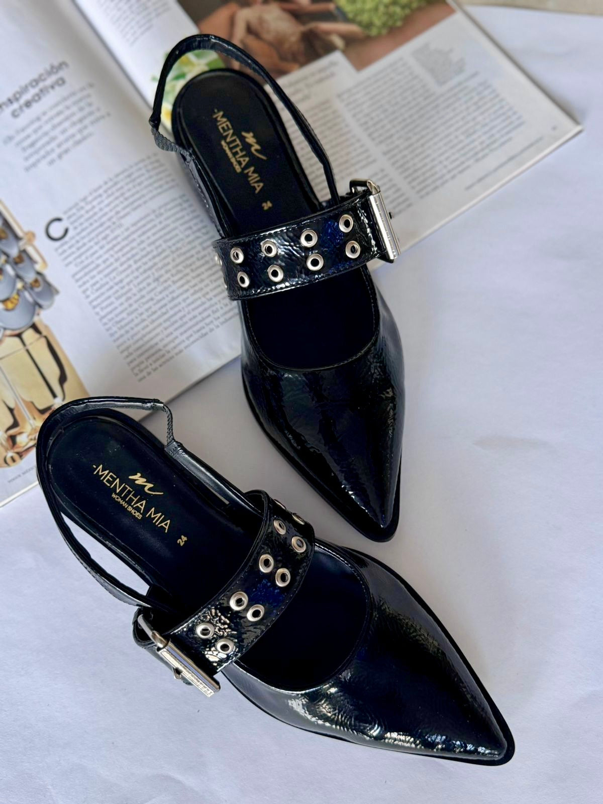 Flats Negro Ojillos Mentha Mia E1002